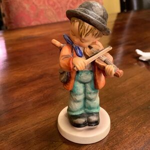 vintage 5 1/2" Hummel "Little Fiddler"